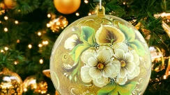 Festive Christmas Tree Ball with Rich Ornaments | Petrykivka Painting Style | Fast Shipping to USA and Canada| Hand-painting Christmas toy