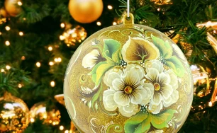 Festive Christmas Tree Ball with Rich Ornaments | Petrykivka Painting Style | Fast Shipping to USA and Canada| Hand-painting Christmas toy