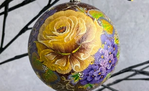 Festive Christmas Tree Ball with Rich Ornaments|Petrykivka Painting Style|Fast Shipping to USA and Canada|Handpainting Christmas toy|Present