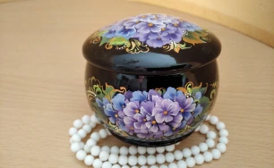 Small decorative jewelry box| Miniature jewelry box| Made in Ukraine| Decorative jewelry box painted by a Ukrainian artist| Hand-painted box